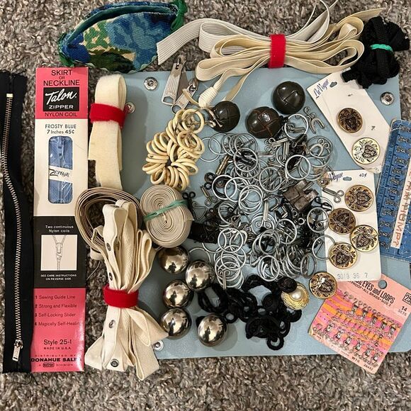 VTG Mixed LOT Craft Sewing Stitching Supplies button ribbons hooks zipper books - Picture 2 of 15